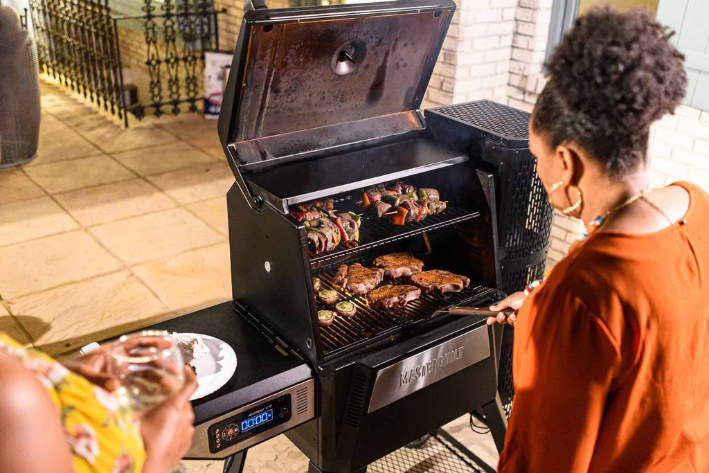 Buy Free BBQ Accessories with Masterbuilt Gravity Series at BBQs 2u
