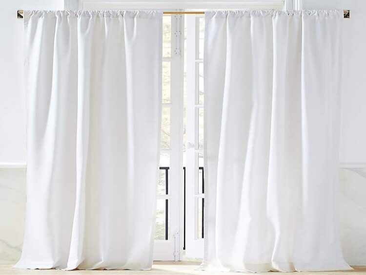 Why Should You Select Silk Curtains for Your Window Treatment